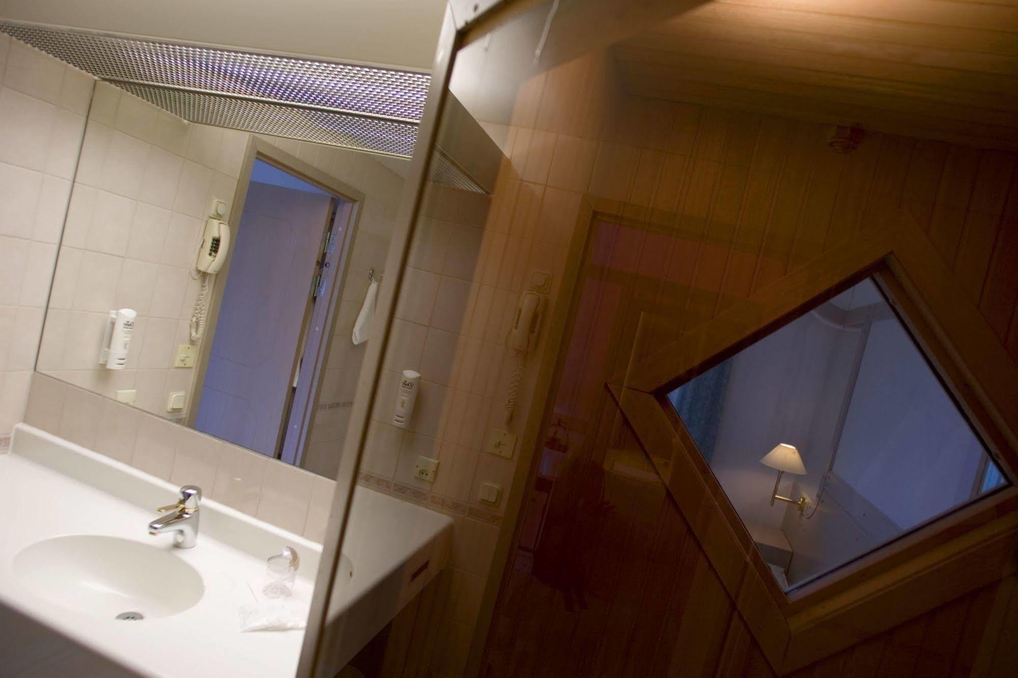 Hotell Valhall Каликс Экстерьер фото